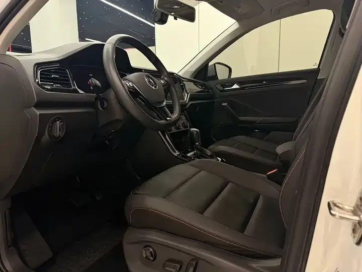 T-ROC Tange 2021 280TSI DSG Two-Drive Deluxe Zhilian Edition 7