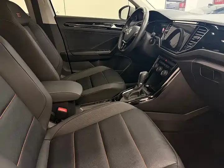 T-ROC Tange 2021 280TSI DSG Two-Drive Deluxe Zhilian Edition 9