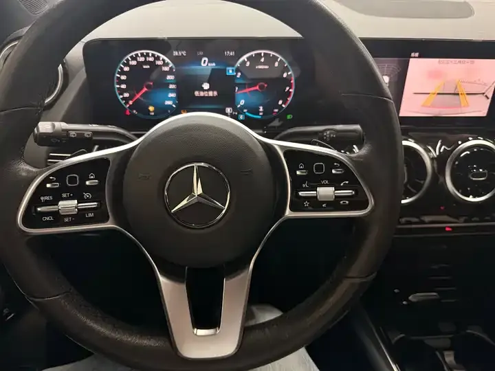 Mercedes Benz GLA 2022 to GLA 180 12