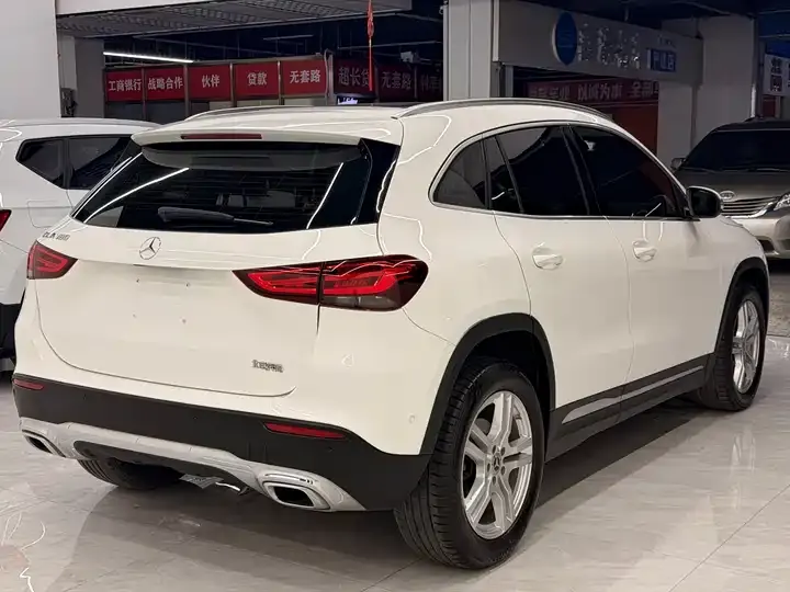Mercedes Benz GLA 2022 to GLA 180 6