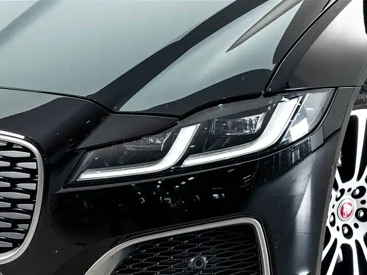 Jaguar XFL 2024 model, 2.0T P250, two-wheel-drive Prestige Luxury Edition 4