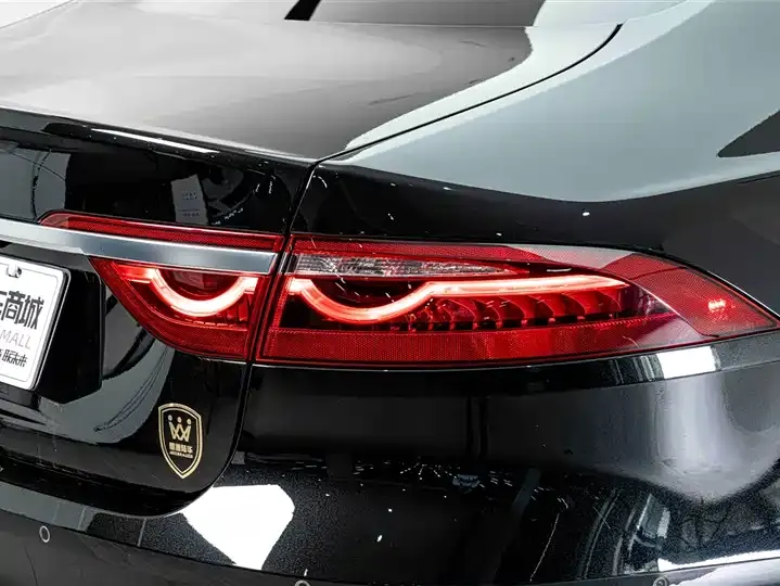 Jaguar XFL 2024 model, 2.0T P250, two-wheel-drive Prestige Luxury Edition 8