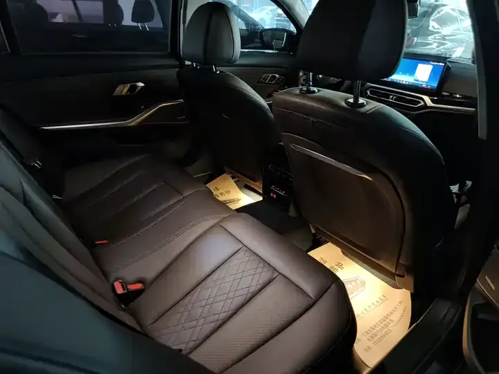 BMW 3 Series 2024 325Li M Sports Night Suit 7