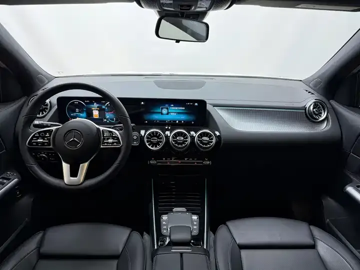Mercedes Benz GLA 2022 GLA 200 10