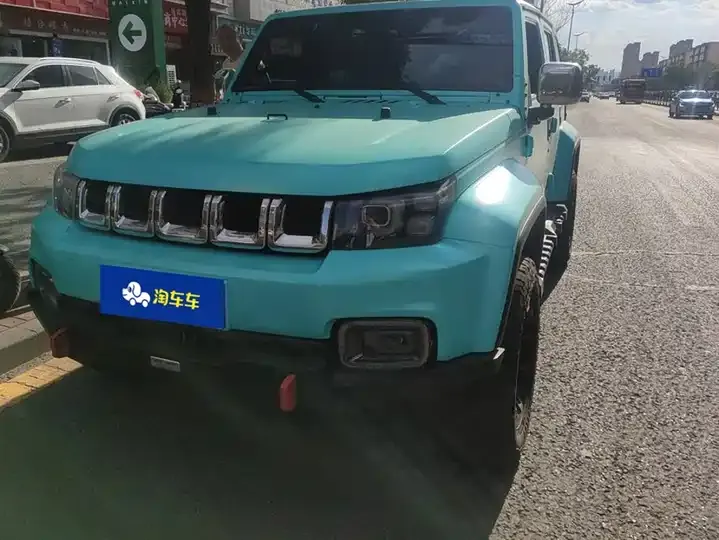Open image lightbox: Beijing cross-country BJ40 2020 2.0T automatic four-wheel drive city hunter version chivalrous man type