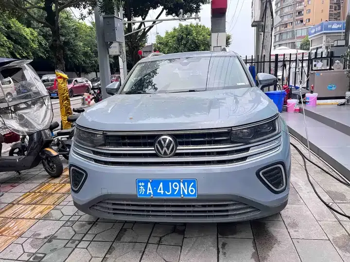 Lan Tour 2023 330TSI Deluxe Tour Edition 2