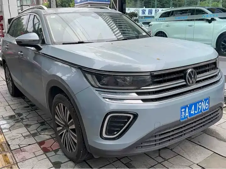 Lan Tour 2023 330TSI Deluxe Tour Edition 3