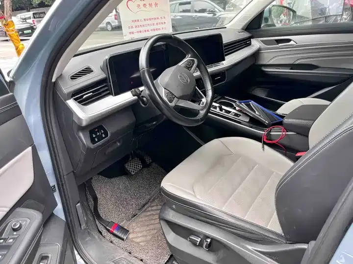 Lan Tour 2023 330TSI Deluxe Tour Edition 4