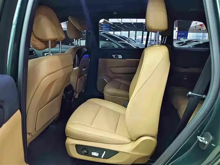 Li ONE 2021 extended 6-seat version 11