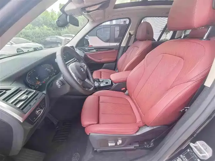 BMW X3 2022 facelift xDrive25i M sports suit 10