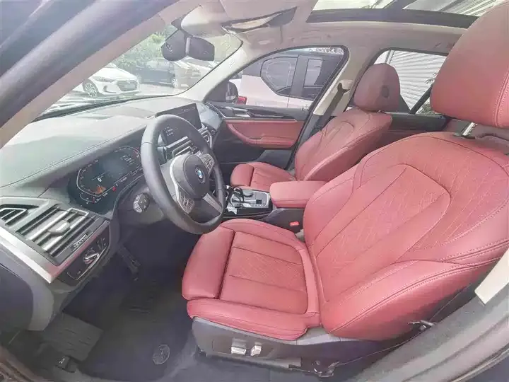 BMW X3 2022 facelift xDrive25i M sports suit 11