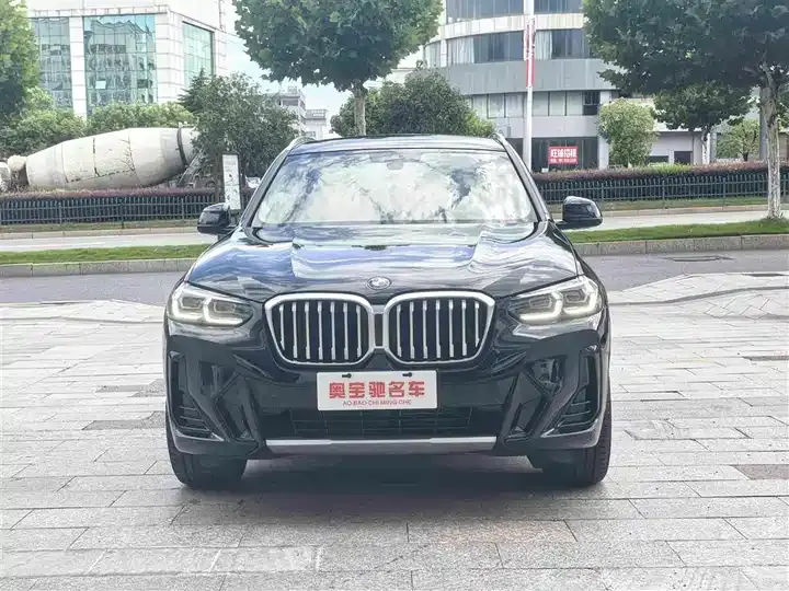 BMW X3 2022 facelift xDrive25i M sports suit 2