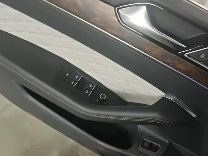 Magotan 2023 2 million Commemorative Edition 330TSI DSG Luxury 7