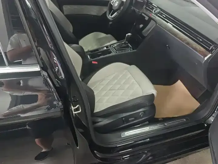 Magotan 2023 2 million Commemorative Edition 330TSI DSG Luxury 8