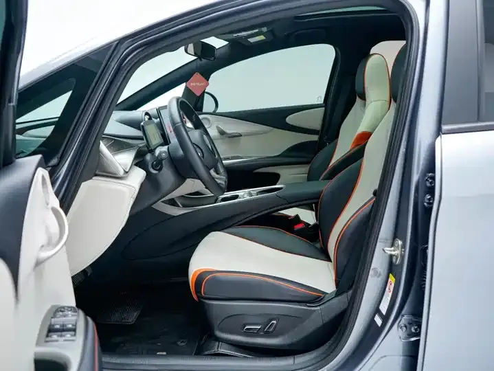 Dolphin 2021, 405 km, Fashion Edition 5