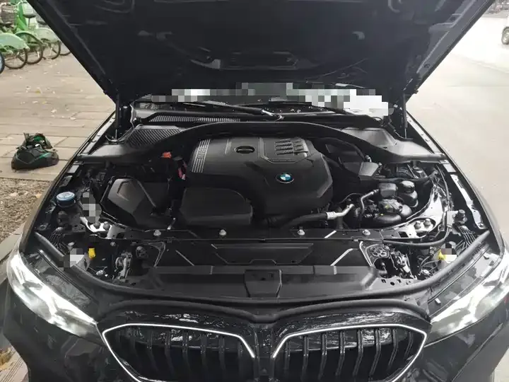 BMW 3 Series 2025 330Li M Sports Obsidian Night Suit 11