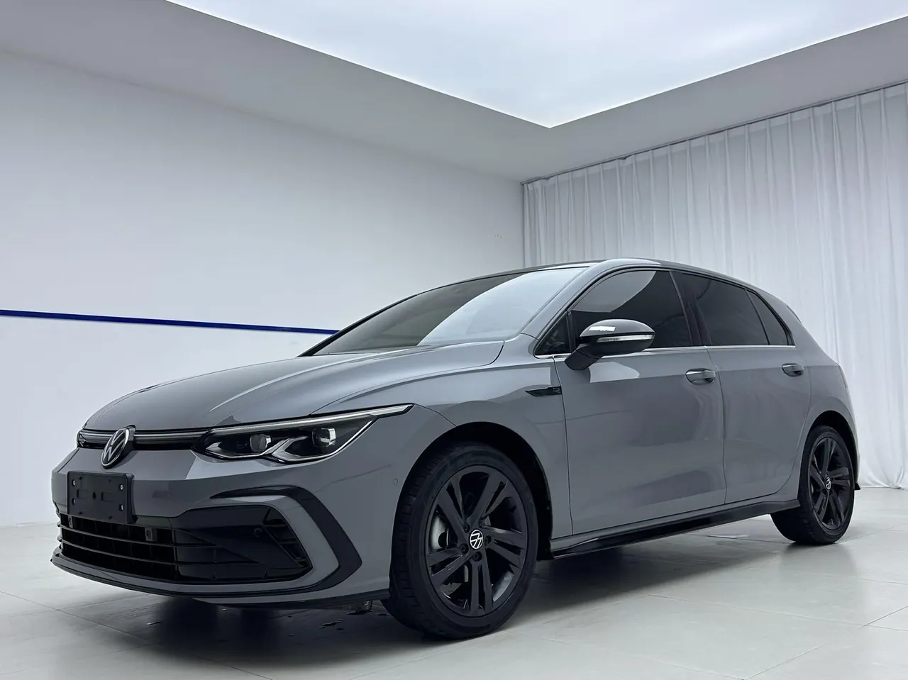 Volkswagen 2023 Golf 8 R-Line 1.4TSI 280TSI (Modified) Automatic Gear - View 1