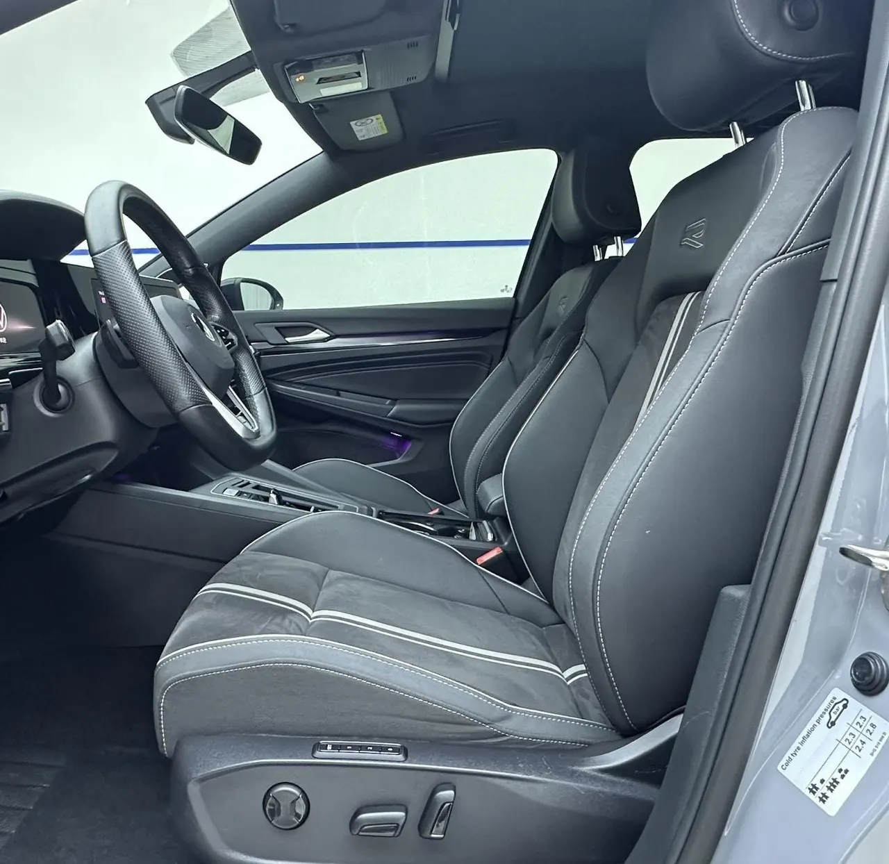 Volkswagen 2023 Golf 8 R-Line 1.4TSI 280TSI (Modified) Automatic Gear 7