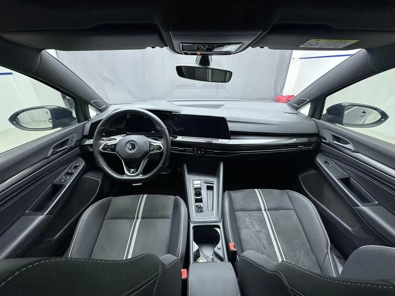 Volkswagen 2023 Golf 8 R-Line 1.4TSI 280TSI (Modified) Automatic Gear 9
