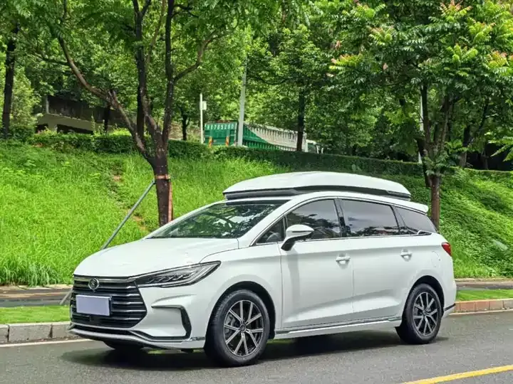 Open image lightbox: Song MAX New Energy 2022 DM-i 105KM Administrative Edition