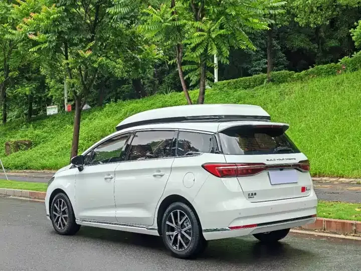 Song MAX New Energy 2022 DM-i 105KM Administrative Edition 3