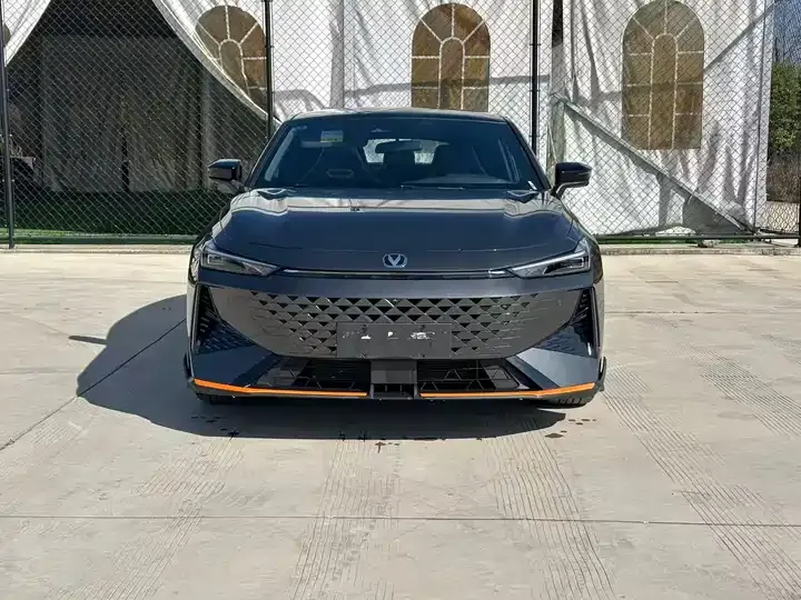 ChangAn UNI-V 2024 1.5T Distinguished Sports 2
