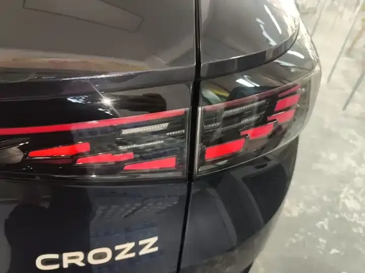 ID. 4 CROZZ 2022 Pure Limited Edition 8