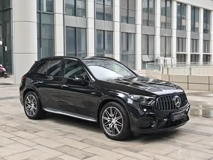 Mercedes Benz GLC AMG 2024 AMG GLC 43 4MATIC 3