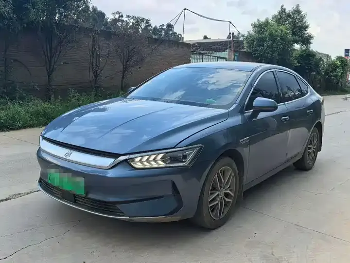 Qin PLUS 2024 Glory Edition EV 420KM Leading Model - View 1