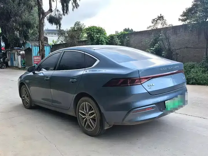 Qin PLUS 2024 Glory Edition EV 420KM Leading Model 7