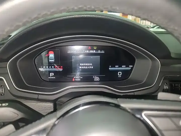 Audi A4L 2022 40 TFSI Deluxe Dynamic 12