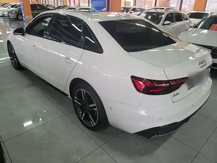 Audi A4L 2022 40 TFSI Deluxe Dynamic 5
