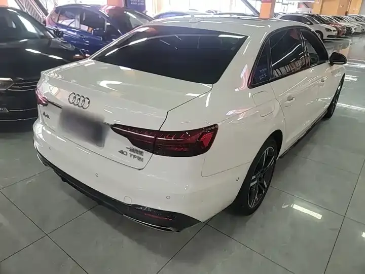 Audi A4L 2022 40 TFSI Deluxe Dynamic 7