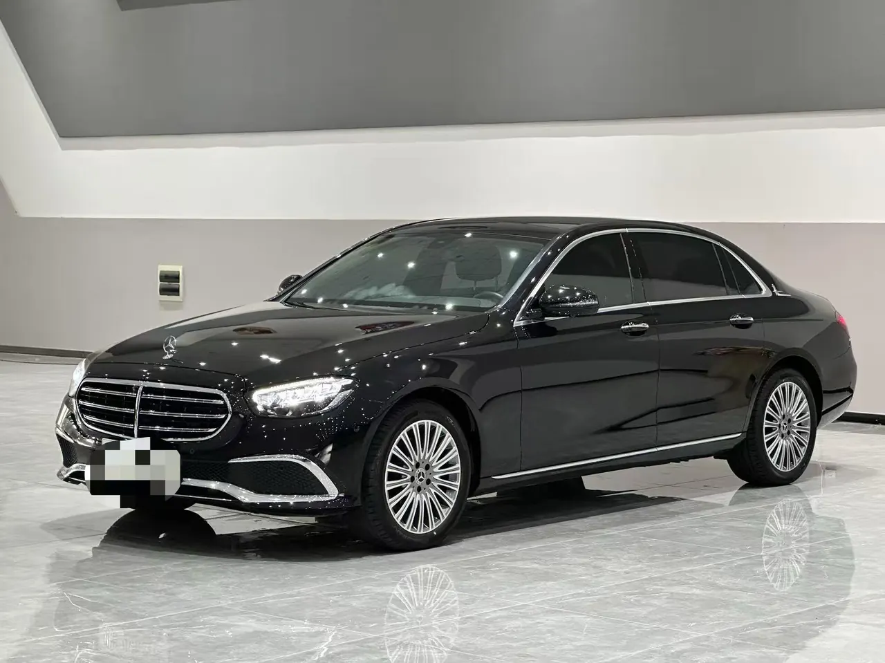Mercedes Benz E-Class 2023 E 300 L 2.0T Fashion Automatic Gear - View 1