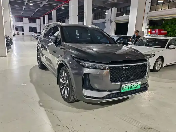 Li ONE 2020 extended 6-seat version 3