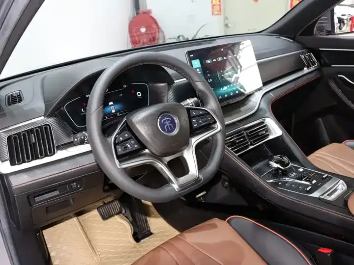 Song PLUS 2020 1.5T Automatic Honor Model 9