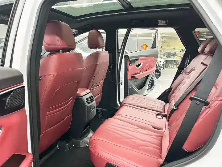 Jetour X70 PLUS 2025 1.5T Deluxe Surging Edition 7 8