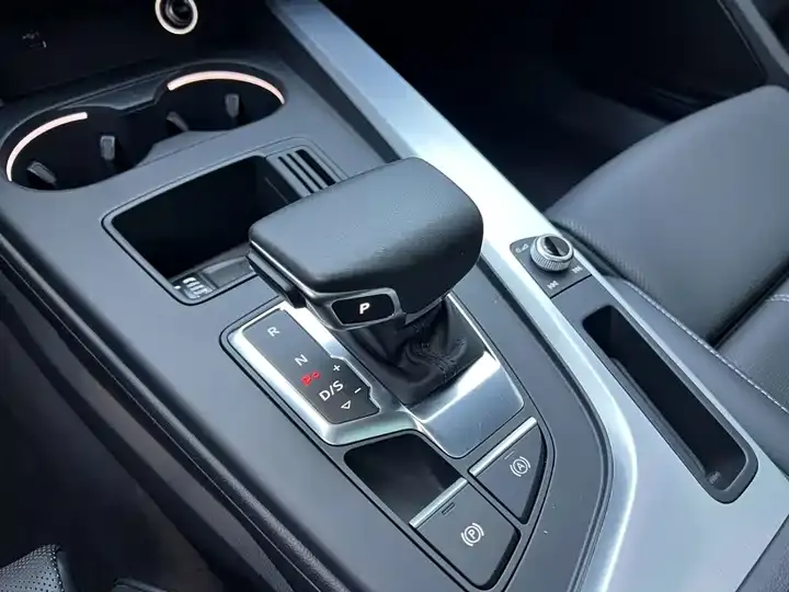 Audi A4L 2024 model 40 TFSI Fashion Dynamic version 12