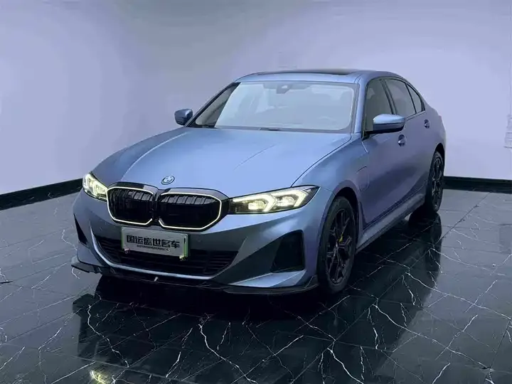 Открыть галерею: BMW i3 2024 eDrive 35 L