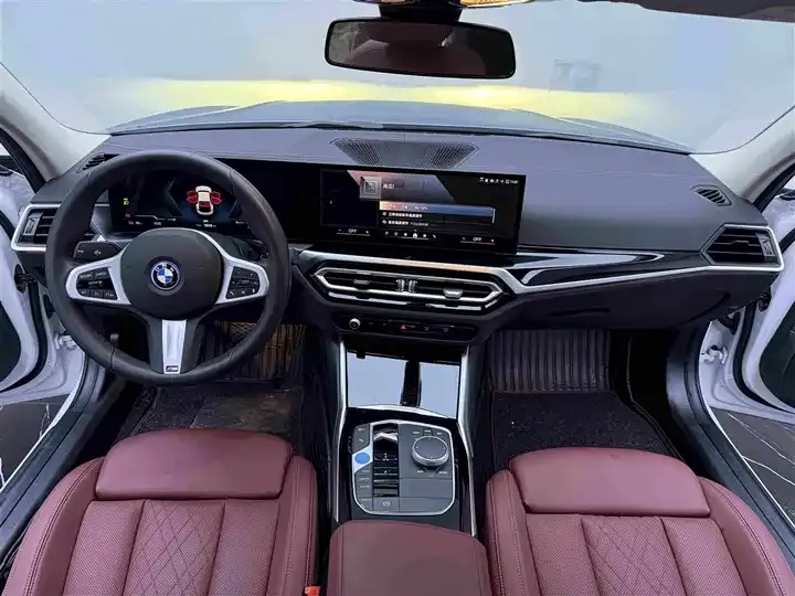 BMW i3 2024 eDrive 35 L 12
