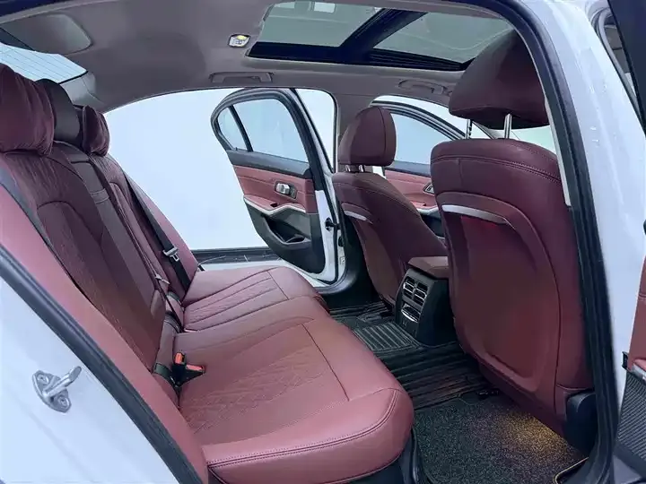 BMW i3 2024 eDrive 35 L 9