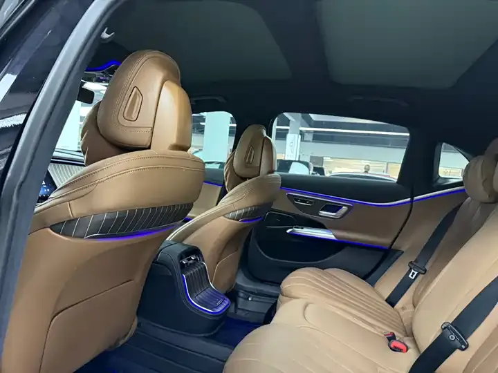 Mercedes Benz E-Class 2024 E 300 L Fashion 10