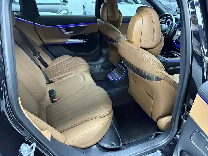Mercedes Benz E-Class 2024 E 300 L Fashion 12