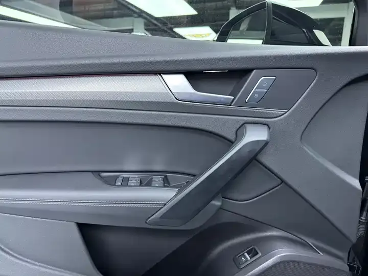 Audi Q5L 2023 40T luxury dynamic 6