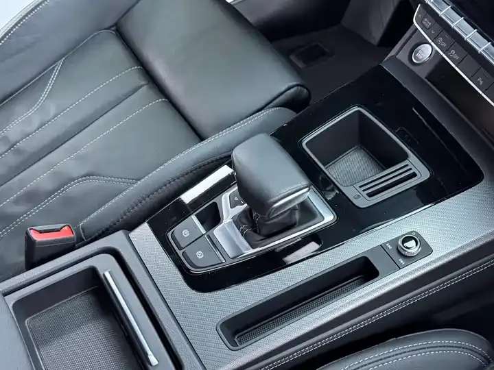 Audi Q5L 2023 40T luxury dynamic 9