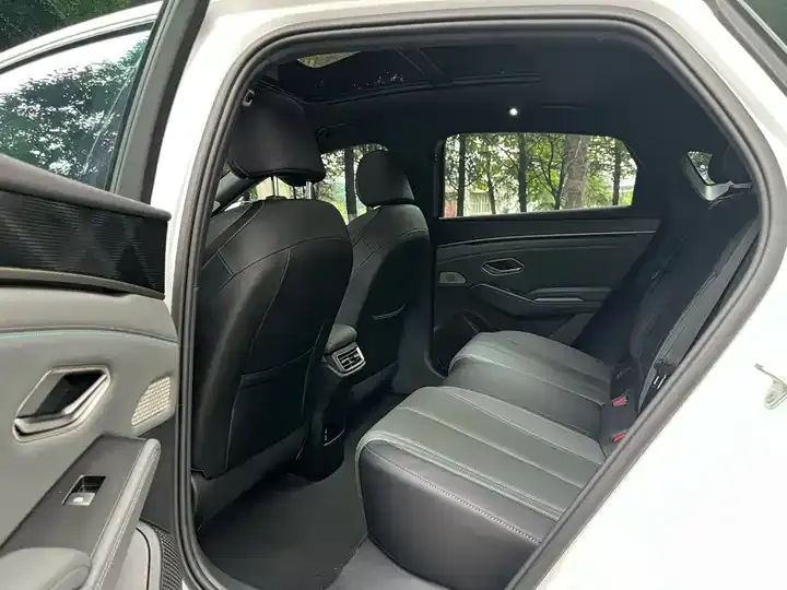 Qin L 2025 DM-i smart driving version 120KM Exceed 6