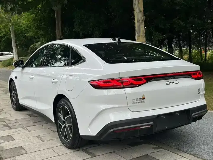 Qin L 2025 DM-i smart driving version 120KM Exceed 8