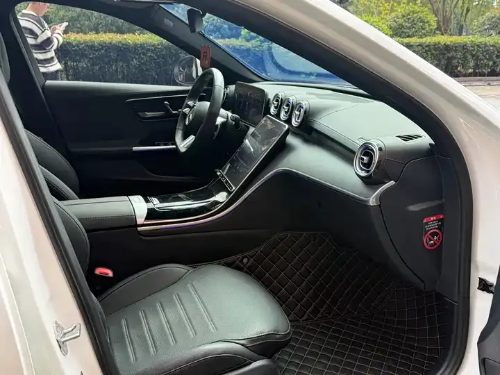 Mercedes Benz C- Class 2025 model C 260 L Sport Edition 8