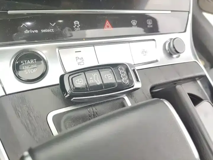 Audi A6L 2024 45 TFSI quattro Selected Dynamic Type 12