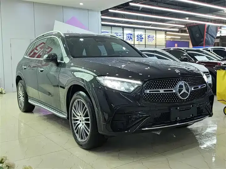 Mercedes Benz GLC 2023 changed to GLC 300 L 4MATIC dynamic 5 seats 3